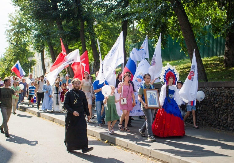 Всероссийский Парад Семьи 2025 в Орле: духовное единство и традиционные ценности